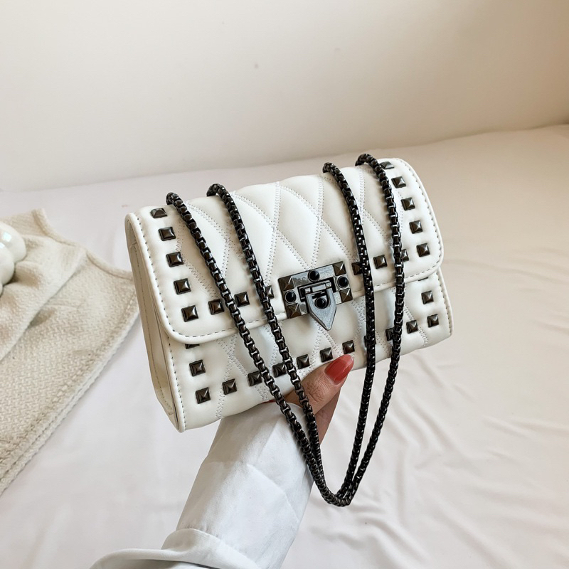 Bolsa Jennie de Ombro com Rebites - Naerya