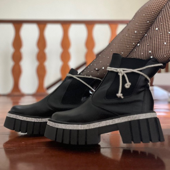 Coturno Tratorado Black Steel com Strass - Naerya