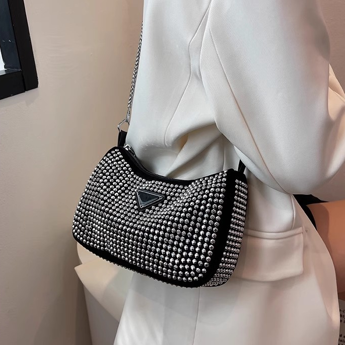 Bolsa Feminina Pequena Transversal Alça de Corrente Prata Brilho Cristais Strass