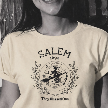 Camiseta Salem 1692 "They Missed One" - Naerya