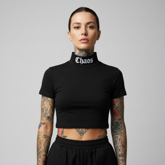 Cropped T-shirt, Gola Alta, Escrita CHAOS, Moda Blogueira Alternativa Feminina