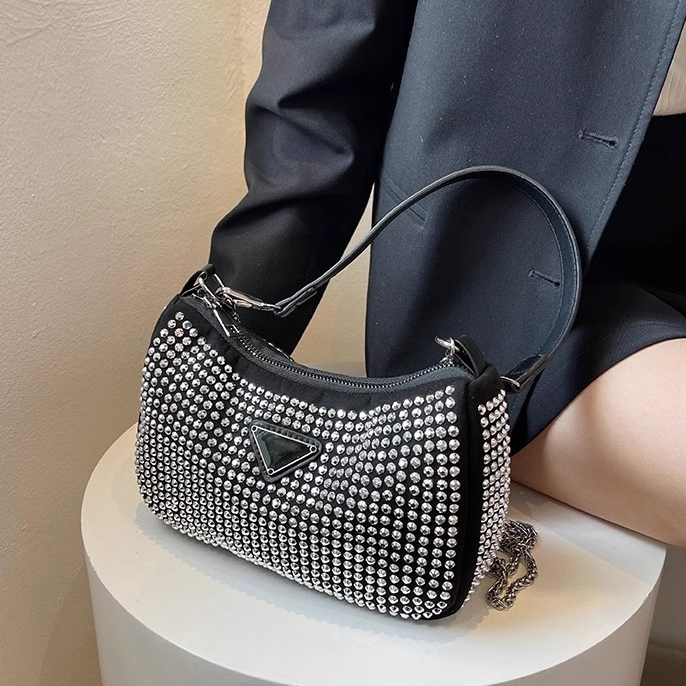 Bolsa Feminina Pequena Transversal Alça de Corrente Prata Brilho Cristais Strass