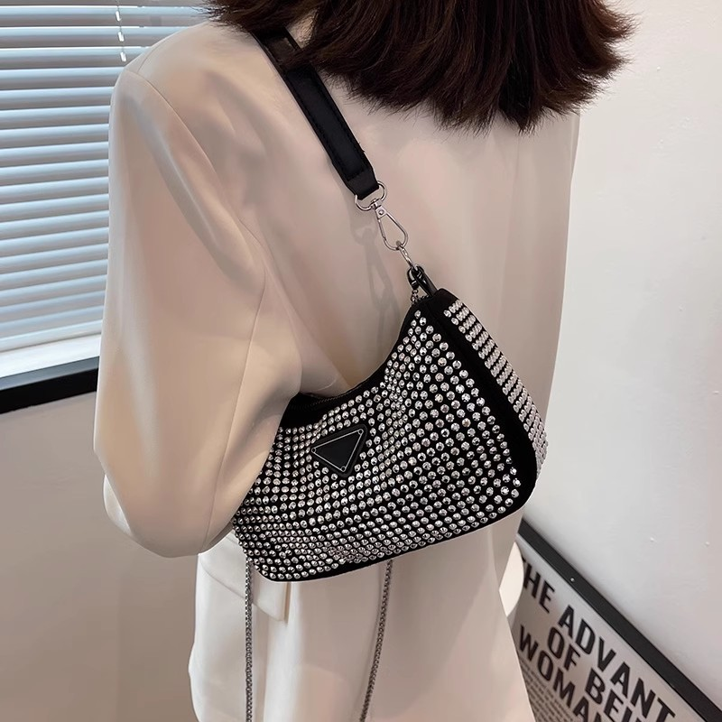 Bolsa Feminina Pequena Transversal Alça de Corrente Prata Brilho Cristais Strass