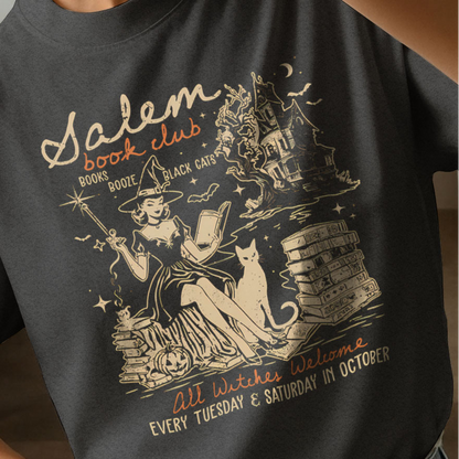 Camiseta com Bruxa, Gato e Livros | Visual Oculto com Estampa Charmosa